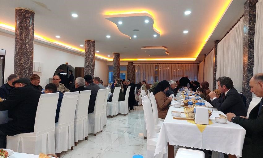 Pasinler’de şehit ve gazi ailelerine iftar yemeği