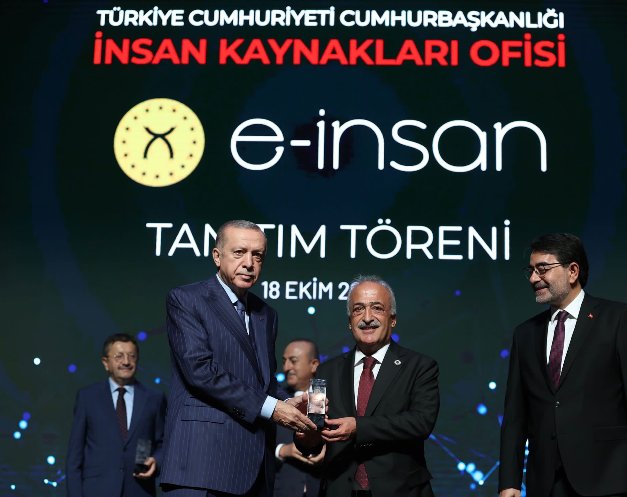 Rektör Çomaklı’ya Cumhurbaşkanı Erdoğan’dan bir haftada ikinci ödül
