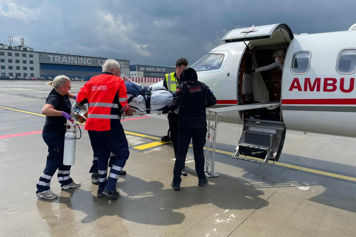 Sağlık Bakanlığı, Çekya'da rahatsızlanan Türk öğrenci için ambulans uçak gönderdi