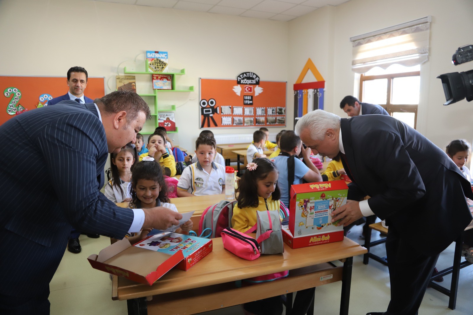 Sunar: Eğitime destek önceliğimizdir