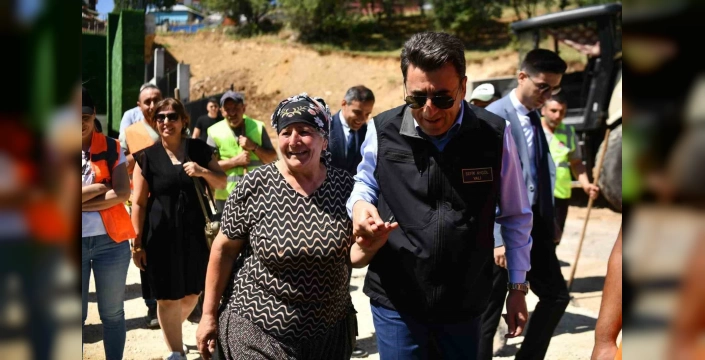 Tunceli'de Sıcak Asfalt Çalışmaları Başladı: Vali Aygöl, Asfalt Serimine Katıldı