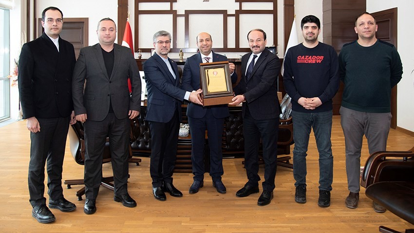 Uluslararası Şehriyar Bilim ve Kültür Festivalinden ETÜ'ye ödül