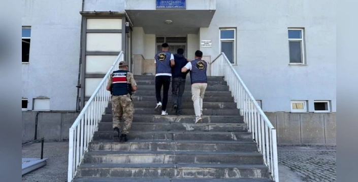 Van'da 24 Kişi Tutuklandı: Jandarma Operasyonu Sonucu