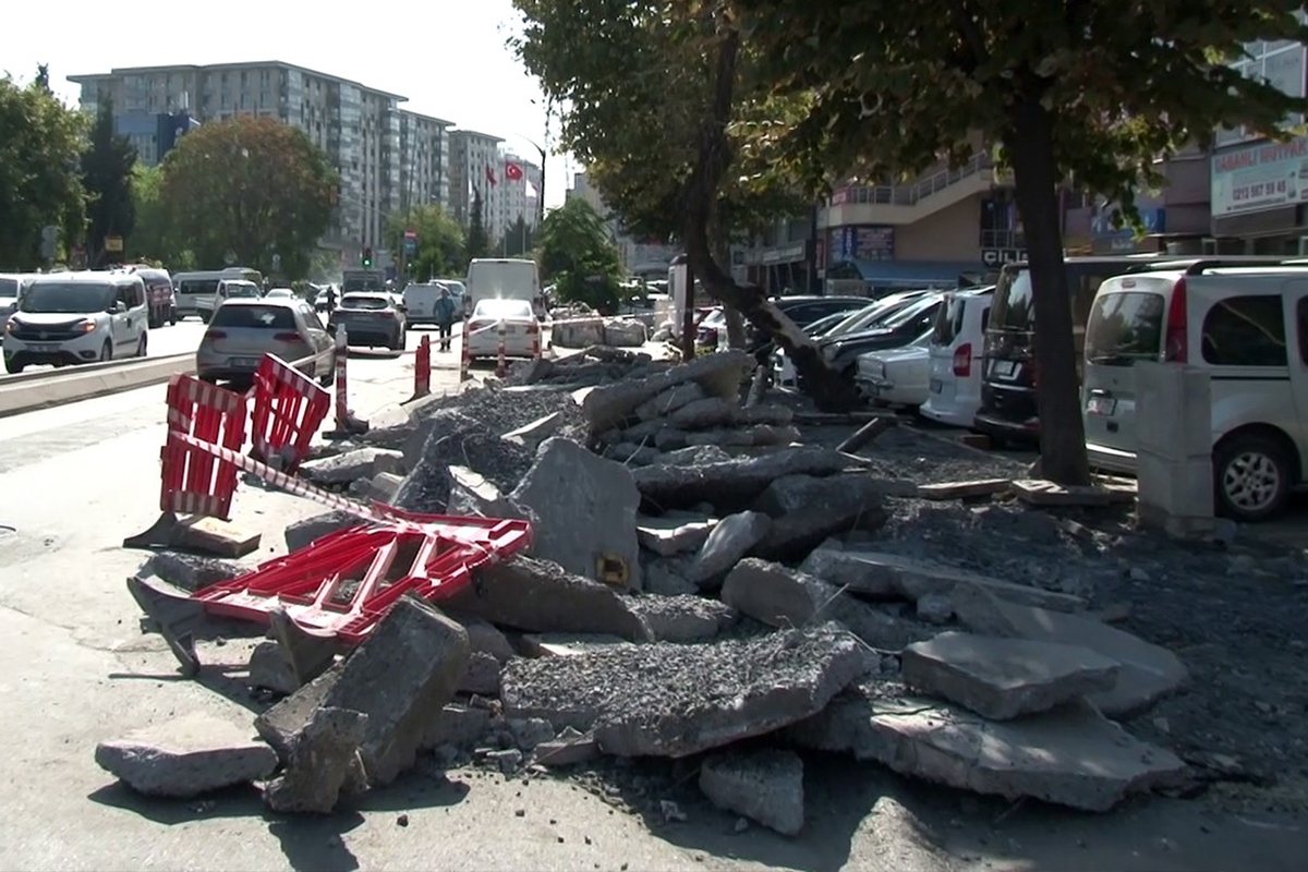 Vatandaşlardan İBB'ye 'kaldırım' tepkisi!