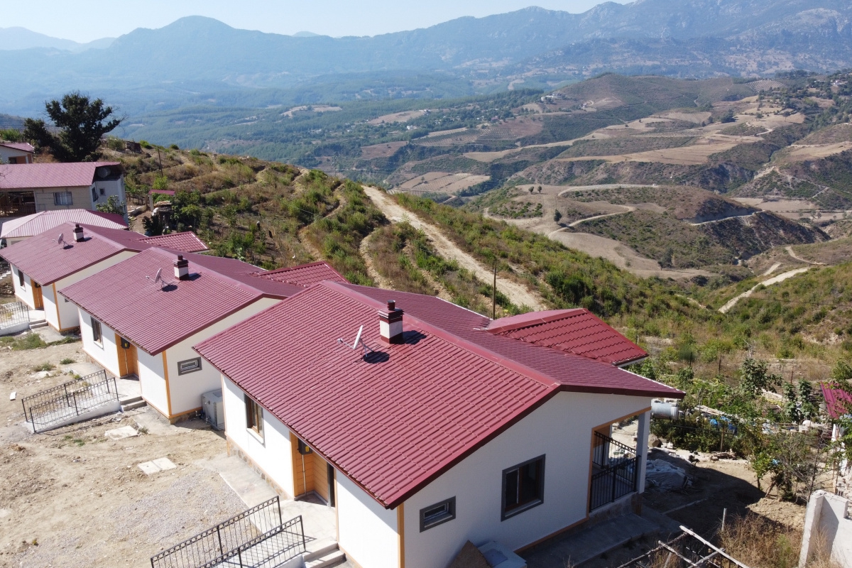 Yangının izleri silindi, afet evlerinde teslimat için geri sayım başladı