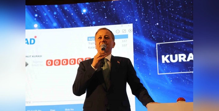Yerlikaya Van'da Depremzedelere Konut Teslimi: 'Türkiye Yüzyılı'nda Kimse Yalnız Değil