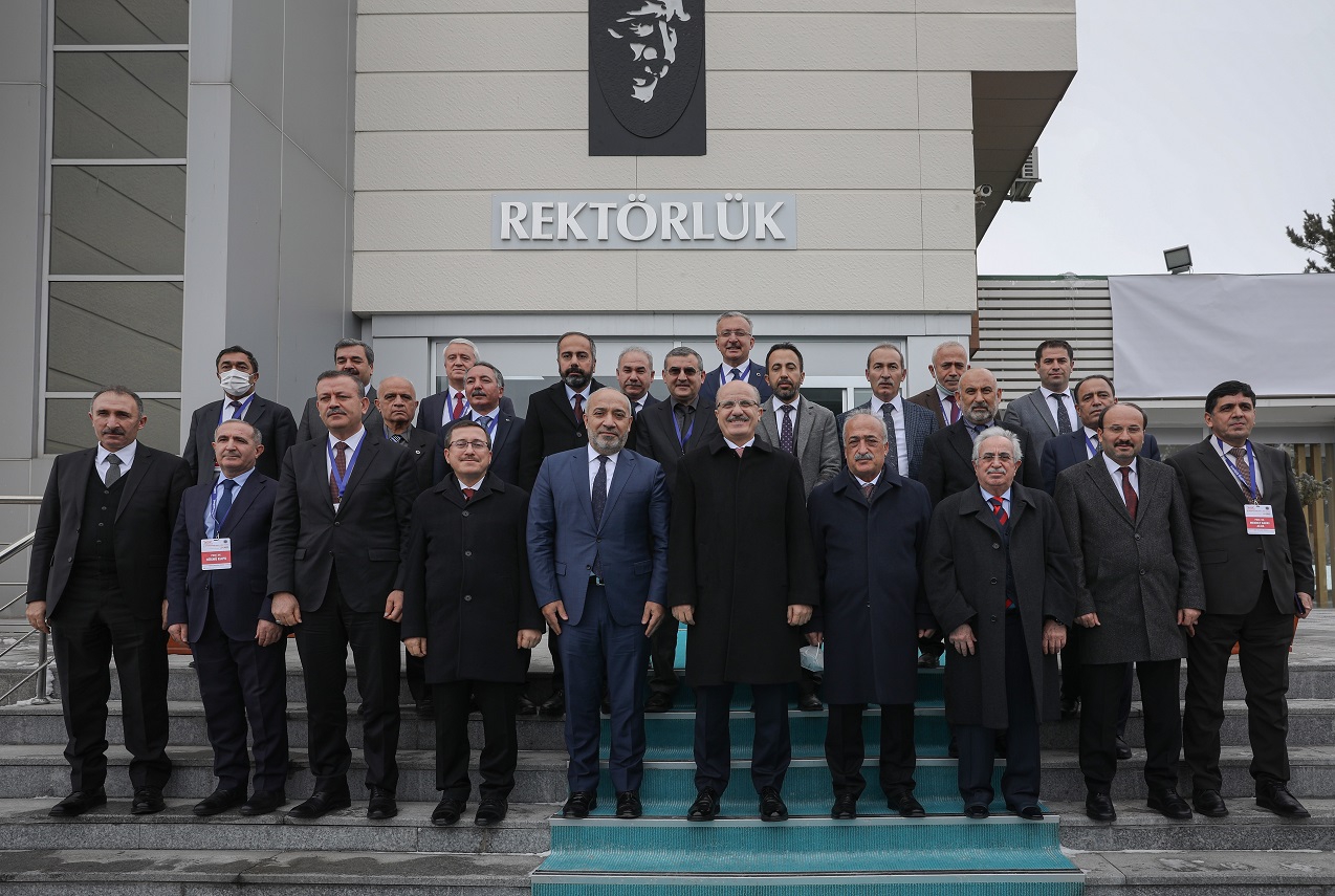YÖK Başkanı Prof. Dr. Erol Özvar, Atatürk Üniversitesi ev sahipliğinde düzenlenen çeşitli programlara katıldı