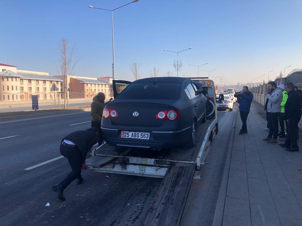 Yolda oluşan buzlanma kazaya neden oldu bir çocuk yaralandı