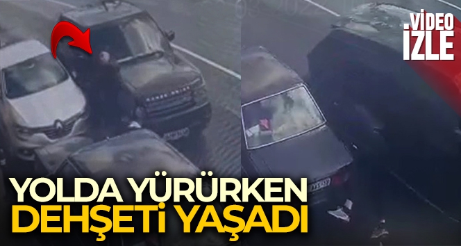 Yolda yürüyen adama cip çarptı: Kaza anı kamerada